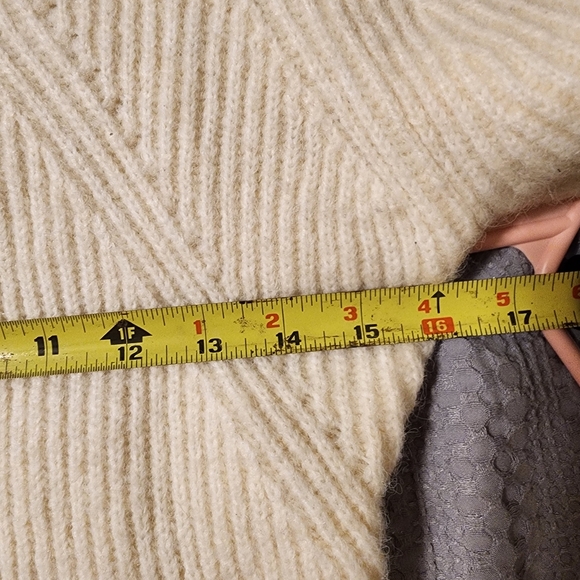 Cache Rib Knot Babydoll Sweater Medium - Picture 4 of 5